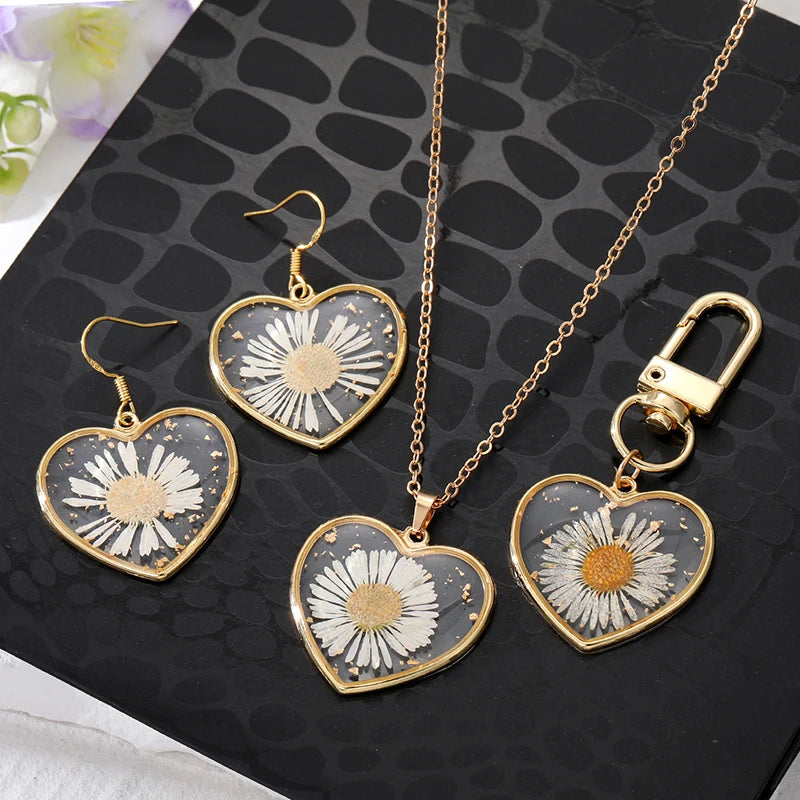 Eternal Daisy Dried Flower Heart Necklace