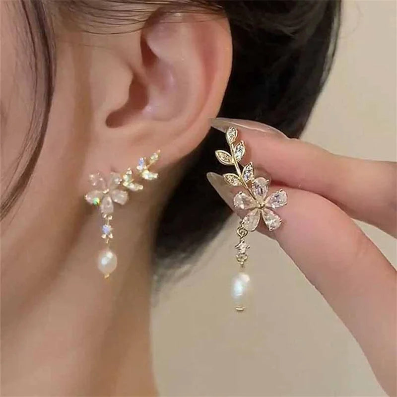 Exquisite Crystal Leaf Flower Earrings