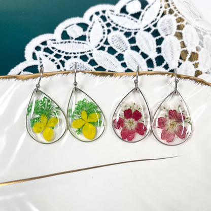 Elegant Dried Flower Resin Earrings