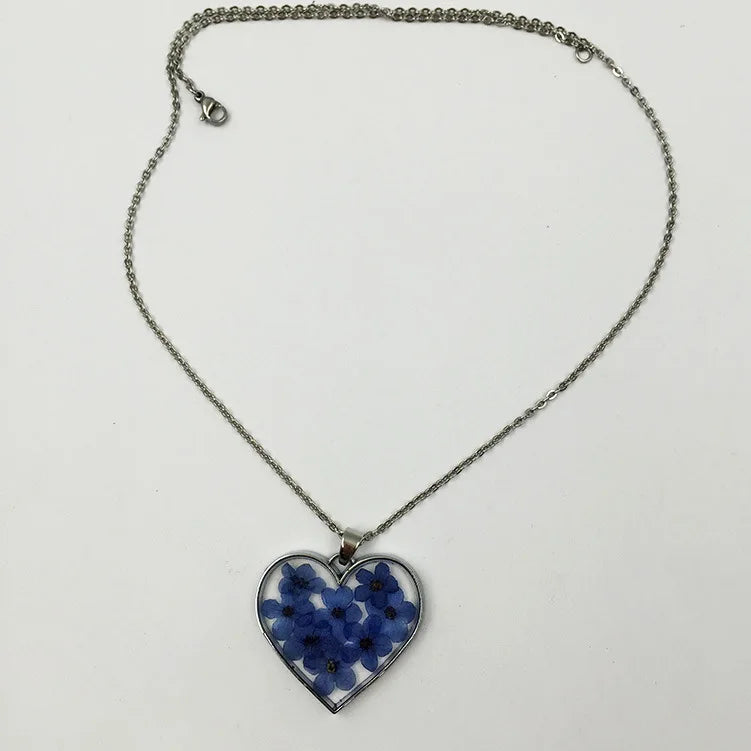 Heart-Shaped Dried Flower Pendant Necklace